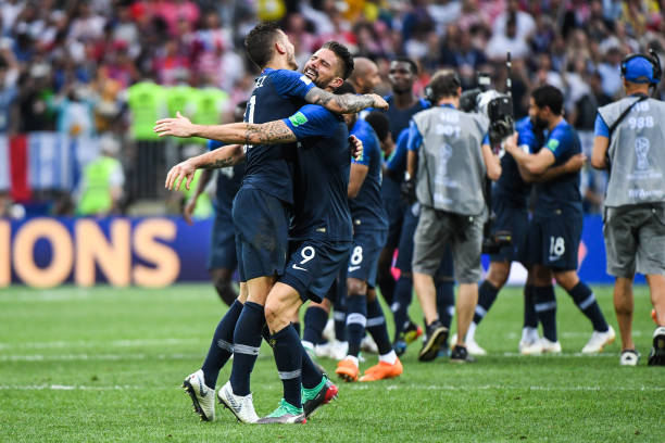 通过他们的 通过他们的